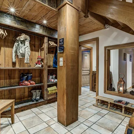 شقة Chalet St. Anton: A Luxurious Alpine Escape سانكت أنتون ام ارلبرغ